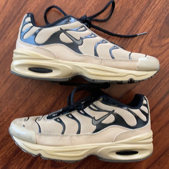 air max plus tan and black